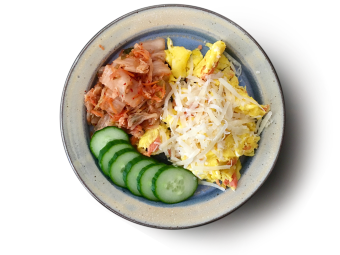 Kimchi-scrambled-eggs-cukes